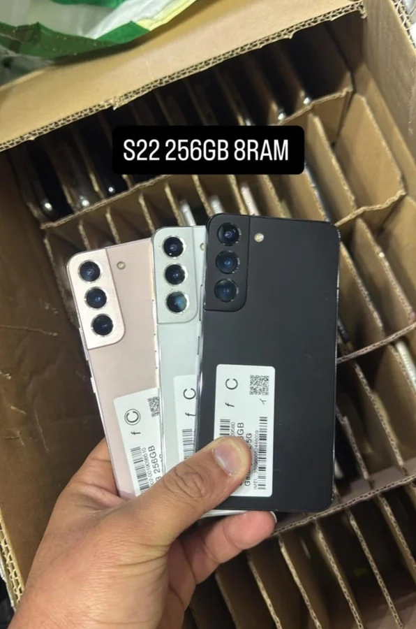 smartphones Samsung Galaxy S22